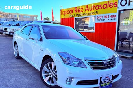 White 2012 Toyota Crown Sedan Majesta (Hybrid)
