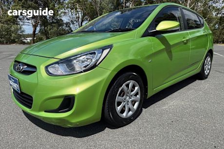 Green 2012 Hyundai Accent Hatchback Active