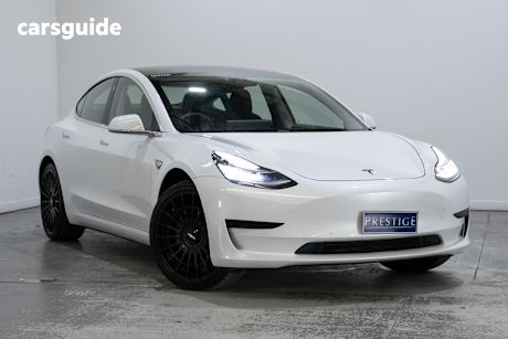 White 2019 Tesla Model 3 Sedan Standard Range Rwd
