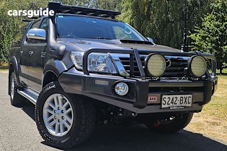 Grey 2014 Toyota Hilux Dual Cab Pick-up Sr5 (4X4)