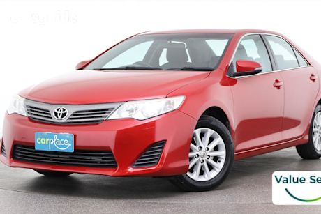Red 2014 Toyota Camry Sedan Altise
