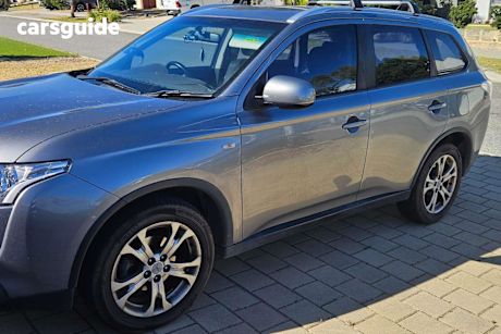 Grey 2015 Mitsubishi Outlander Wagon Es (4X2)