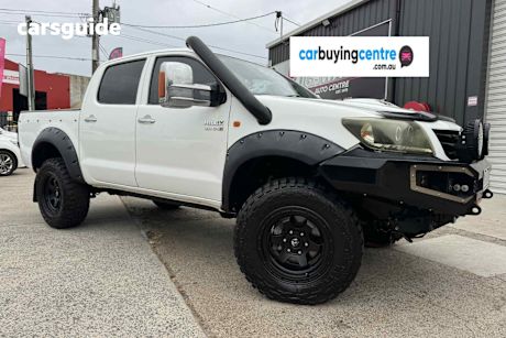White 2011 Toyota Hilux Dual Cab Pick-up Sr5 (4X4)