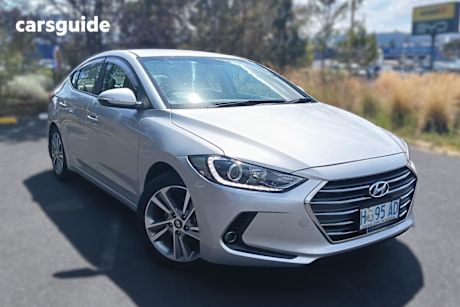 Silver 2017 Hyundai Elantra Sedan Elite 2.0 Mpi