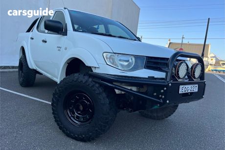 White 2011 Mitsubishi Triton Double Cab Utility Glx (4X4)