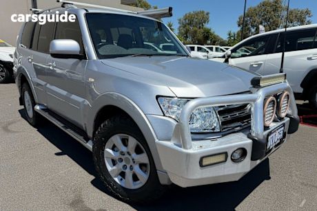 Silver 2011 Mitsubishi Pajero Wagon Gls Lwb (4X4)