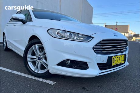 White 2017 Ford Mondeo Hatchback Ambiente