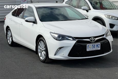 White 2017 Toyota Camry Sedan Atara S