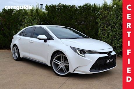White 2019 Toyota Corolla Sedan Zr