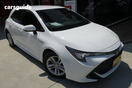White 2020 Toyota Corolla Hatchback Sx Hybrid
