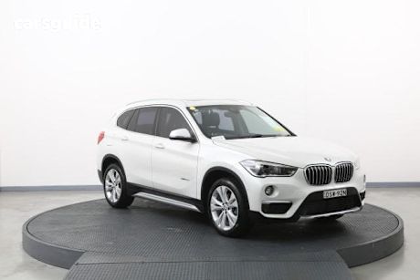 White 2017 BMW X1 SUV SDRIVE 18D