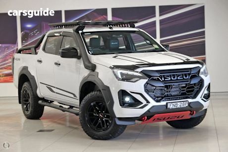 White 2025 Isuzu D-MAX Crew Cab Utility Blade (4X4)