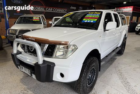 White 2011 Nissan Navara Dual Cab Pick-up St (4X4)
