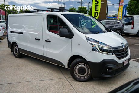 White 2018 Renault Trafic Van Lwb