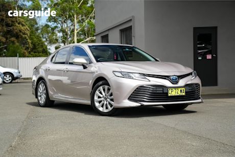 Silver 2018 Toyota Camry Sedan Ascent
