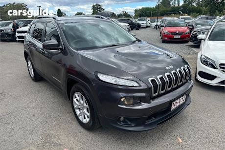 Grey 2015 Jeep Cherokee Wagon Longitude (4X4)