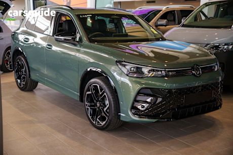 Green 2025 Volkswagen Tiguan Wagon 195Tsi R-Line