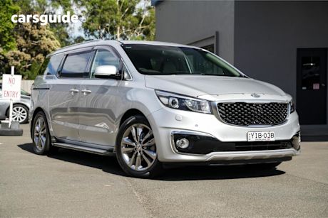 Silver 2017 Kia Carnival Wagon Platinum