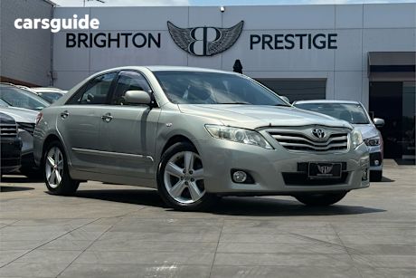 Silver 2011 Toyota Camry Sedan Grande