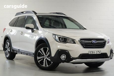 White 2018 Subaru Outback Wagon 2.5I