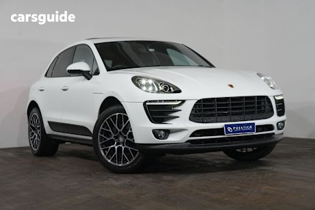 White 2018 Porsche Macan Wagon