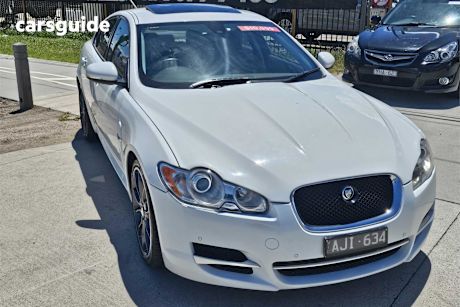 White 2011 Jaguar XF Sedan 3.0 V6 Luxury