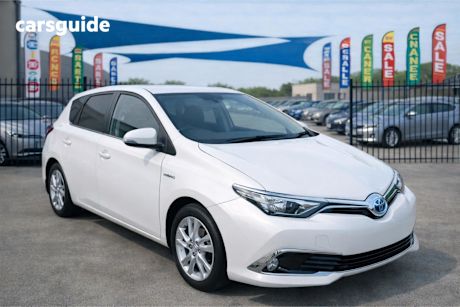 White 2017 Toyota Corolla Hatchback Hybrid