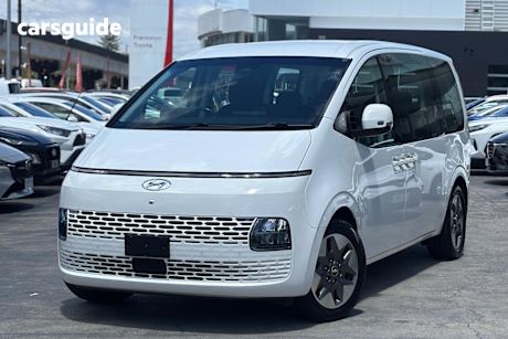 White 2022 Hyundai Staria Wagon
