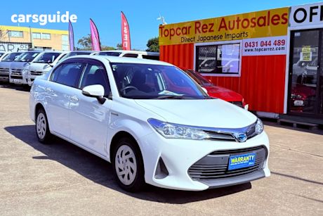 White 2019 Toyota Corolla Wagon Axio (Hybrid) G