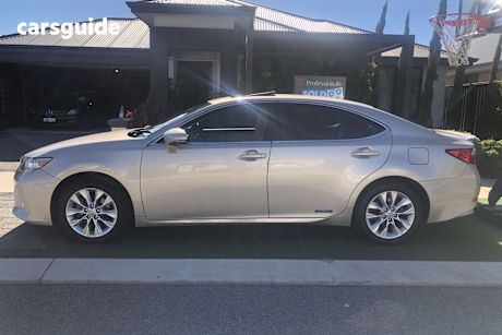 Beige 2013 Lexus ES300H Sedan Luxury