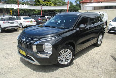 Black 2023 Mitsubishi Outlander Wagon Ls 7 Seat (Awd)