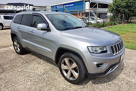 Silver 2014 Jeep Grand Cherokee Wagon Overland (4X4)