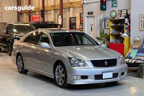 Silver 2006 Toyota Crown Sedan