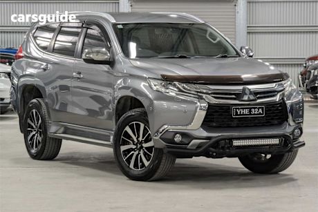 Grey 2017 Mitsubishi Pajero Sport Wagon Exceed (4X4) 7 Seat