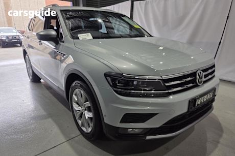 Silver 2018 Volkswagen Tiguan SUV ALLSPACE 110 TDI COMFORTLINE