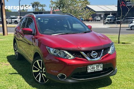 Red 2015 Nissan Qashqai Wagon Ti (4X2)