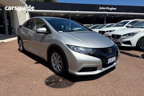 Silver 2014 Honda Civic Hatchback Vti-L