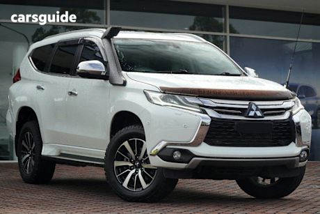 White 2017 Mitsubishi Pajero Sport Wagon Exceed (4X4) 7 Seat