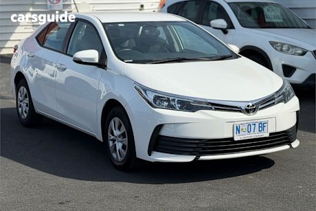 White 2018 Toyota Corolla Sedan Ascent