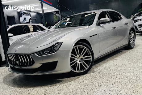 Silver 2018 Maserati Ghibli Sedan