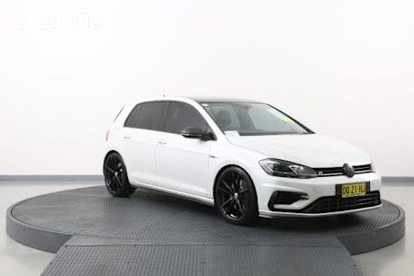 White 2017 Volkswagen Golf Hatch R WOLFSBURG EDITION