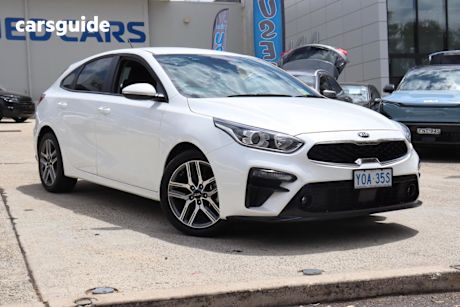 White 2018 Kia Cerato Sedan Sport+