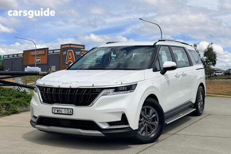 White 2023 Kia Carnival Wagon S