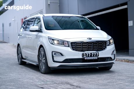 White 2018 Kia Carnival Wagon Sli