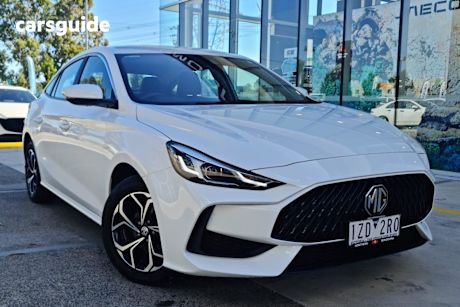 White 2023 MG MG5 Sedan Vibe