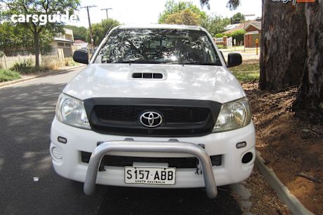 White 2009 Toyota Hilux Ute Tray KUN16R