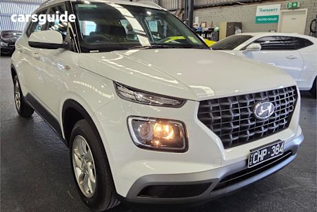 White 2023 Hyundai Venue Wagon