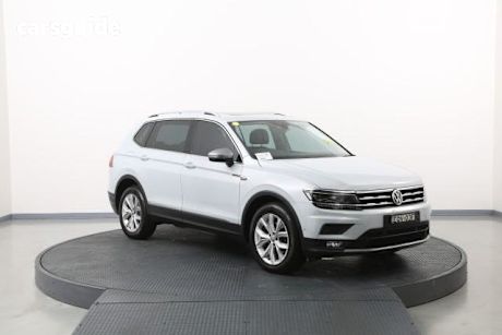 Silver 2018 Volkswagen Tiguan SUV ALLSPACE 110 TDI COMFORTLINE