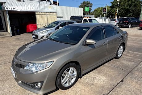 Beige 2013 Toyota Camry Sedan Atara S