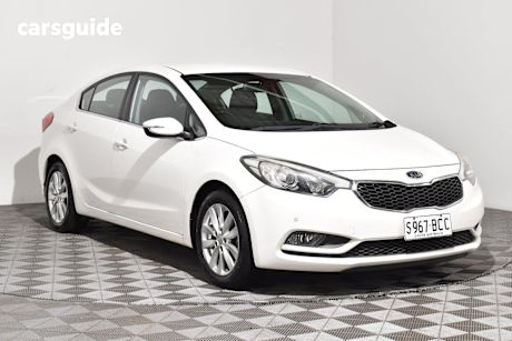 White 2014 Kia Cerato Sedan Si